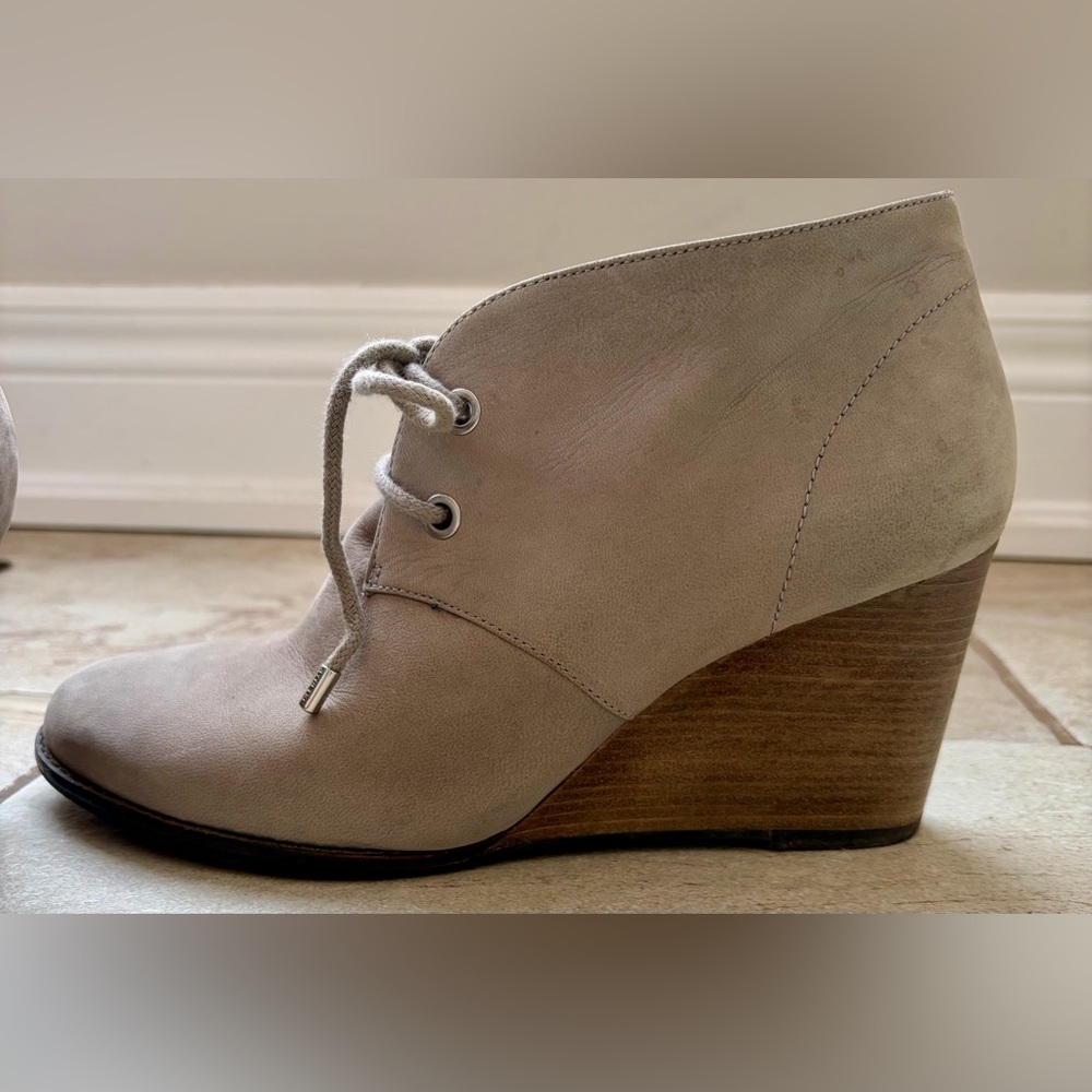 Cole Haan Light Grey Wedge Ankle Boots. Sz 7B.